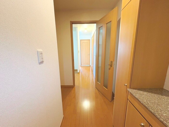 物件内観写真16　(廊下)
