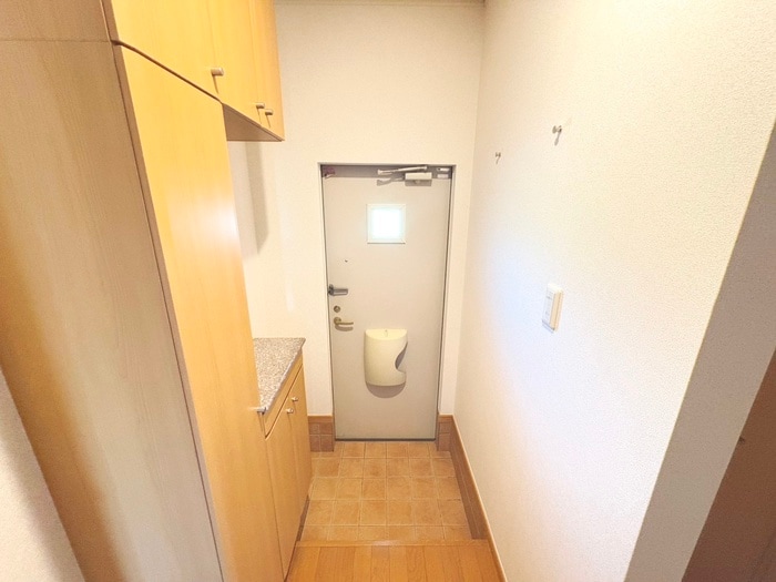 物件内観写真17　(玄関)