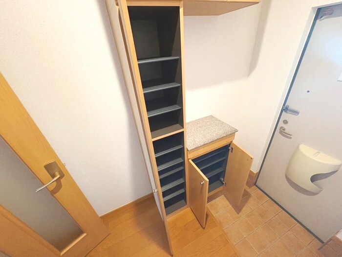 物件内観写真18　(靴箱)