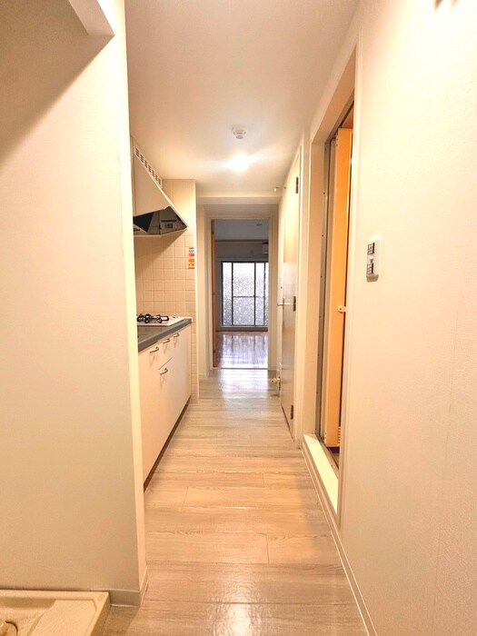 物件内観写真16　(廊下)