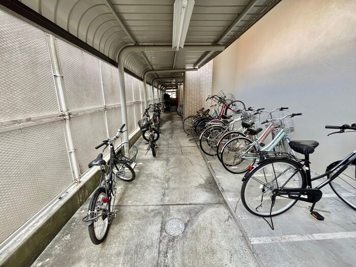 物件外観写真6　(駐輪場)