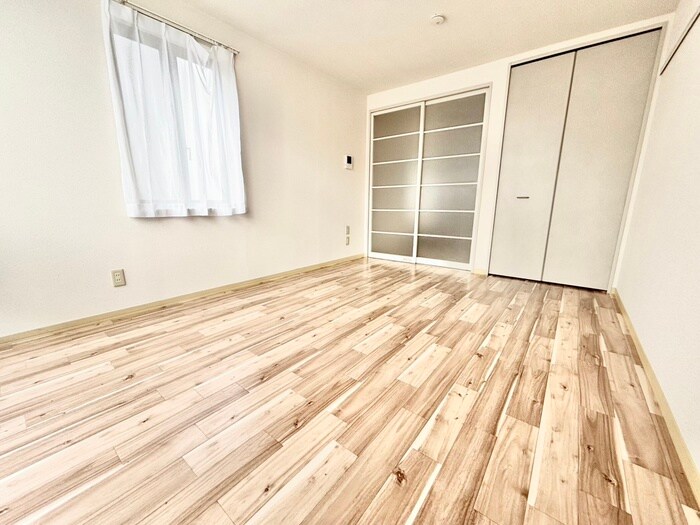 物件内観写真3　(居室)