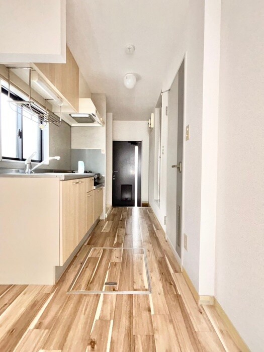 物件内観写真11　(廊下)