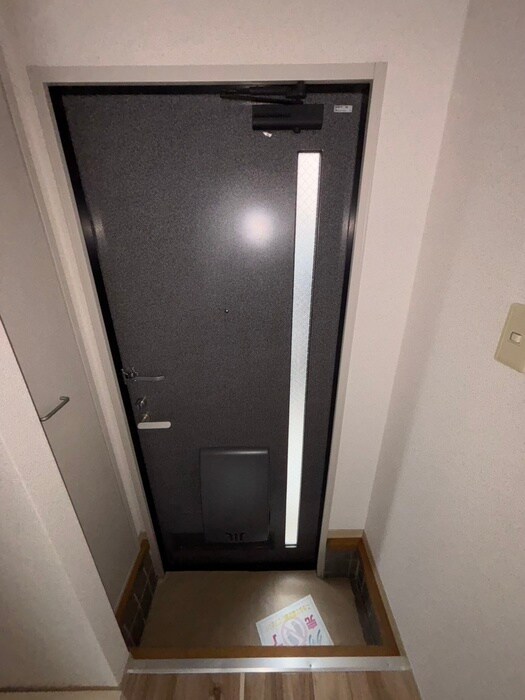 物件内観写真13　(玄関)