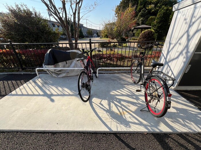 物件外観写真3　(駐輪場)