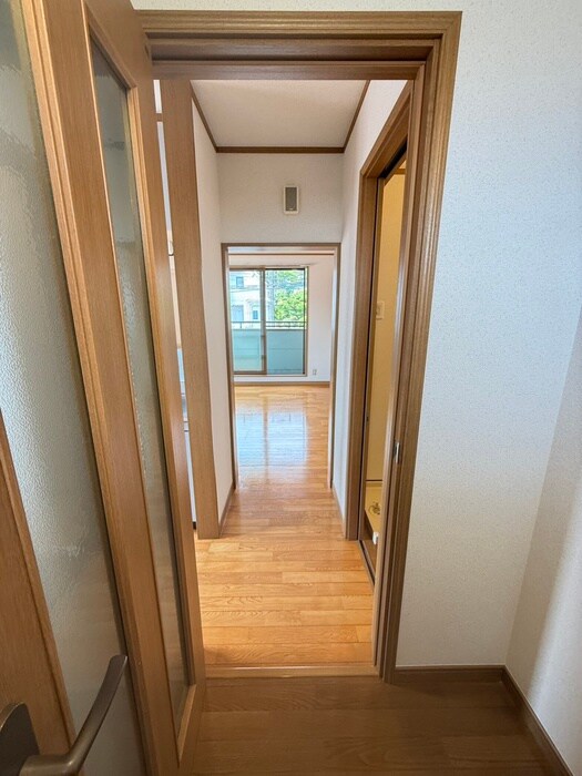 物件内観写真16　(廊下)