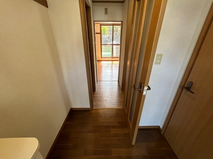 物件内観写真19　(廊下)