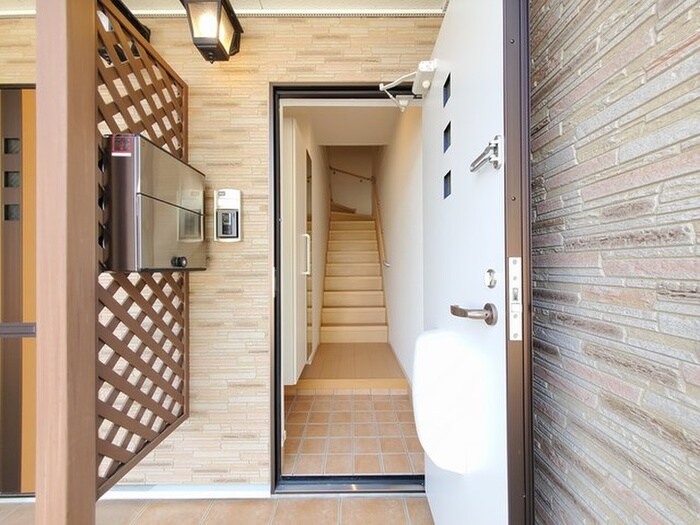 物件内観写真15　(玄関)