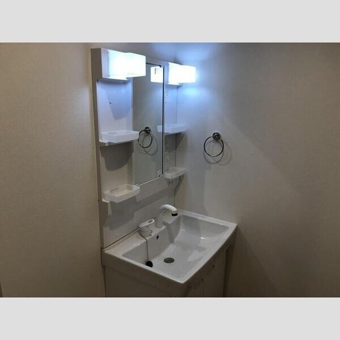 物件内観写真11　(洗面)