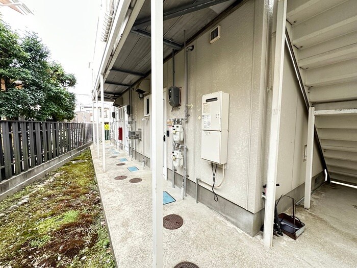 物件外観写真3　(エントランス部分)