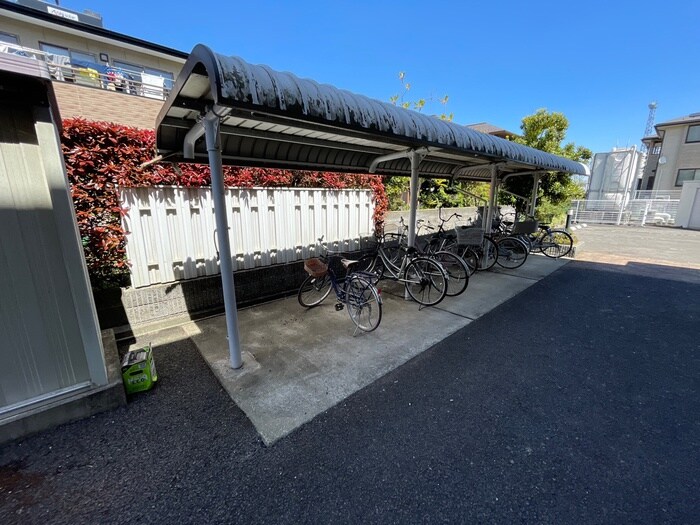 物件外観写真6　(駐輪場)