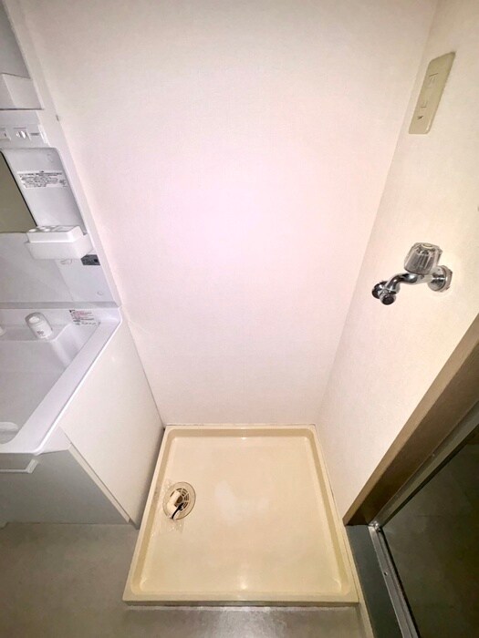 物件内観写真16　(洗濯機置場)