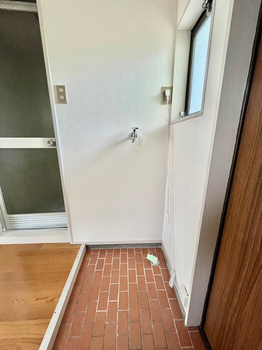 物件内観写真15　(洗濯機置場)