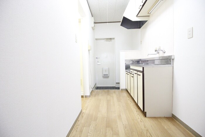 物件内観写真20　(廊下)