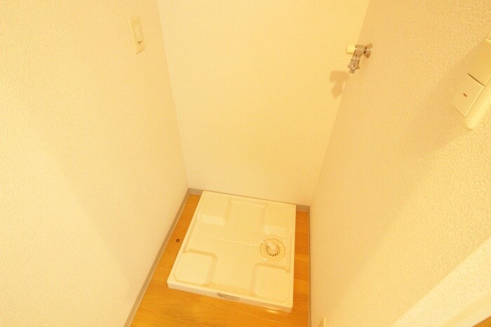 物件内観写真14　(洗濯機置場)