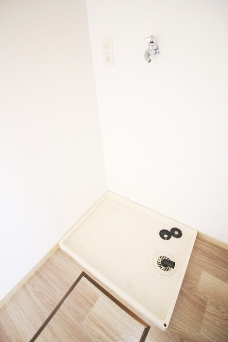 物件内観写真14　(洗濯機置場)