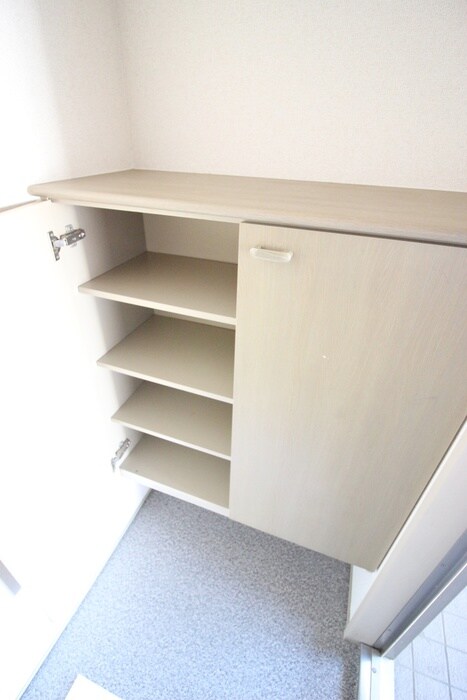 物件内観写真18　(靴箱)