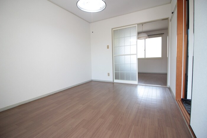 物件内観写真8　(居室)