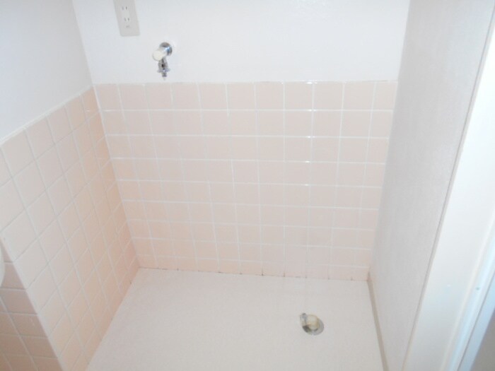 物件内観写真13　(洗濯機置場)