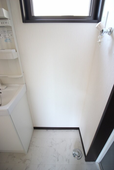 物件内観写真11　(洗濯機置場)