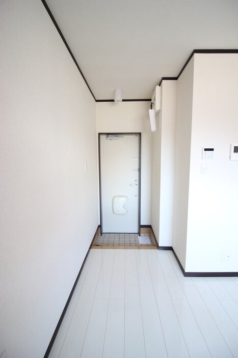 物件内観写真17　(廊下)