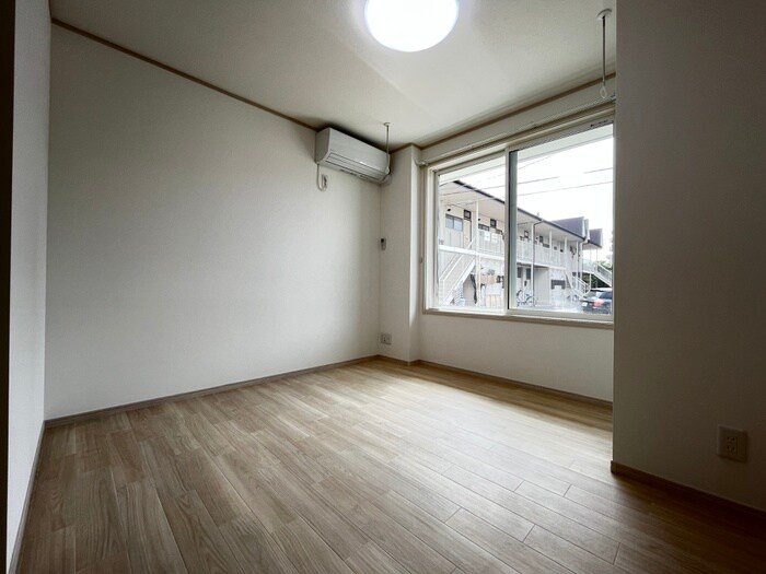 物件内観写真9　(居室)