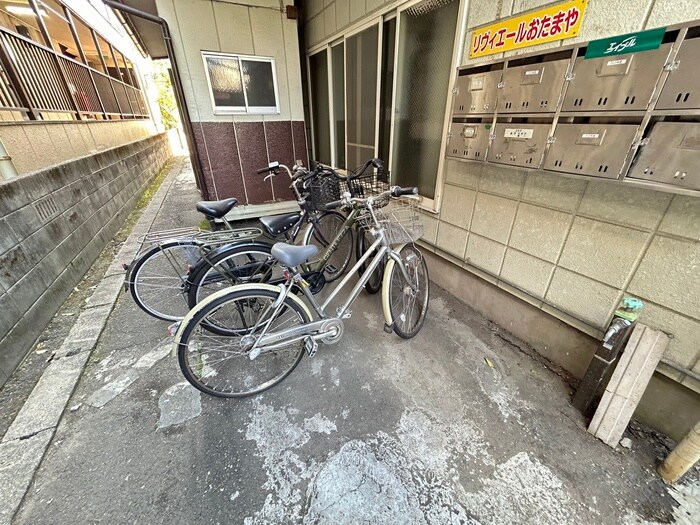 物件外観写真4　(駐輪場)