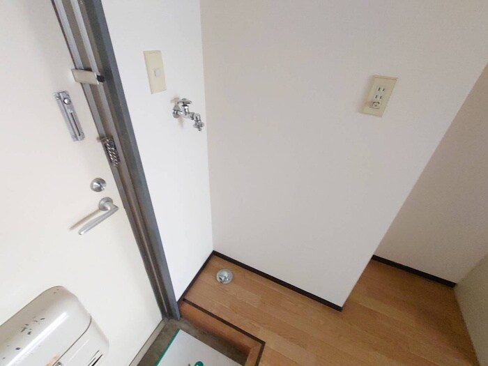 物件内観写真15　(洗濯機置場)
