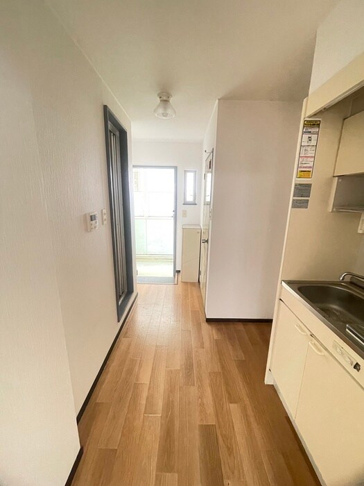 物件内観写真16　(廊下)