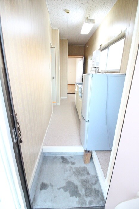 物件内観写真13　(玄関)