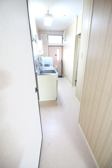 物件内観写真14　(廊下)