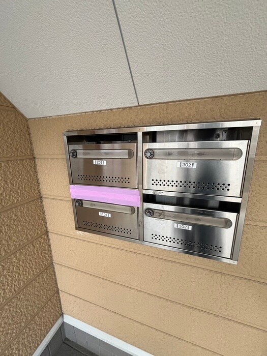 物件外観写真5　(エントランス部分)