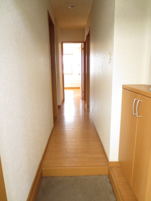 物件内観写真13　(玄関)