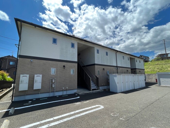 物件外観写真6　(エントランス部分)