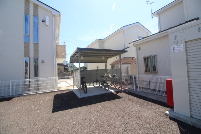 物件外観写真3　(駐輪場)