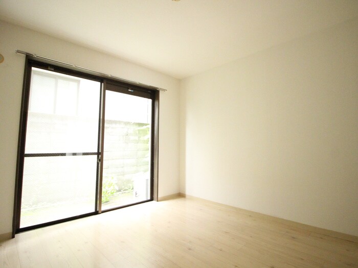 物件内観写真9　(居室)