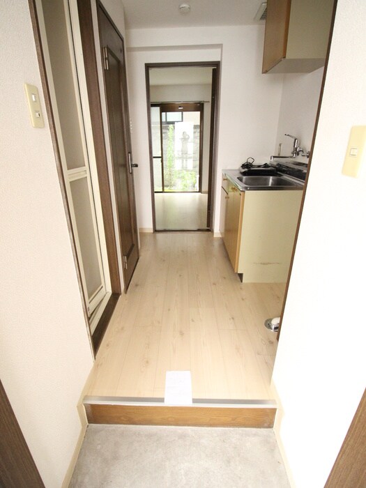 物件内観写真14　(玄関)