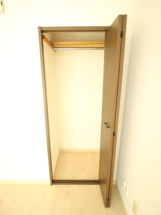 物件内観写真15　(収納)