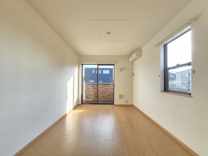 物件内観写真4　(居室)