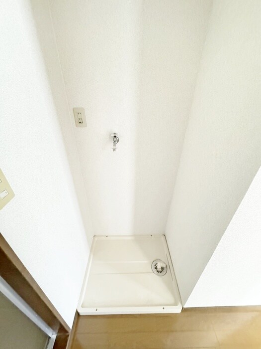 物件内観写真9　(洗濯機置場)