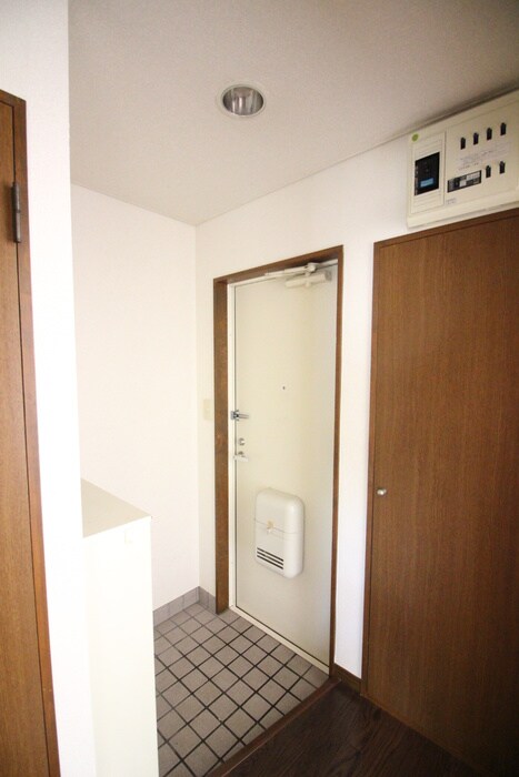 物件内観写真14　(玄関)