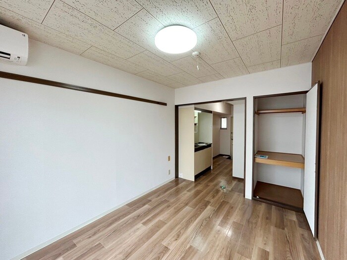 物件内観写真8　(居室)