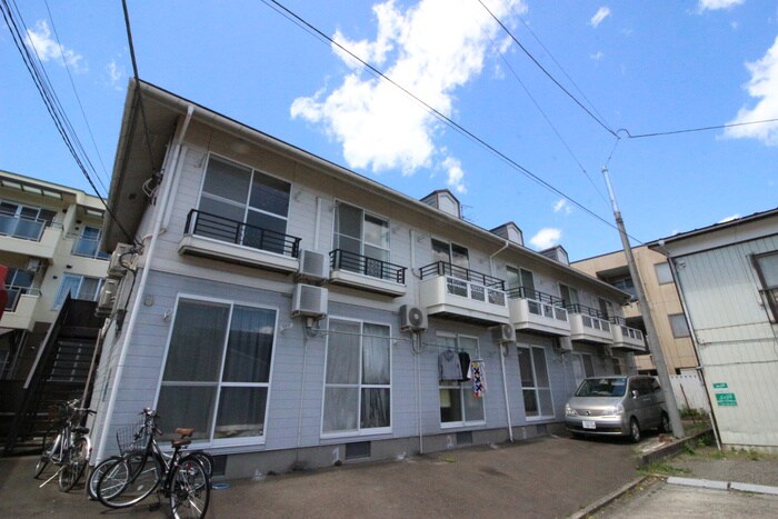 物件外観写真5　(駐車場)