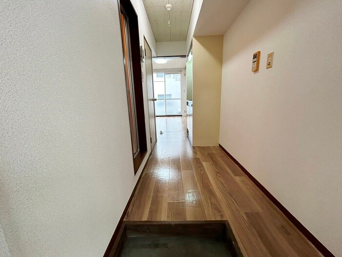 物件内観写真17　(玄関)