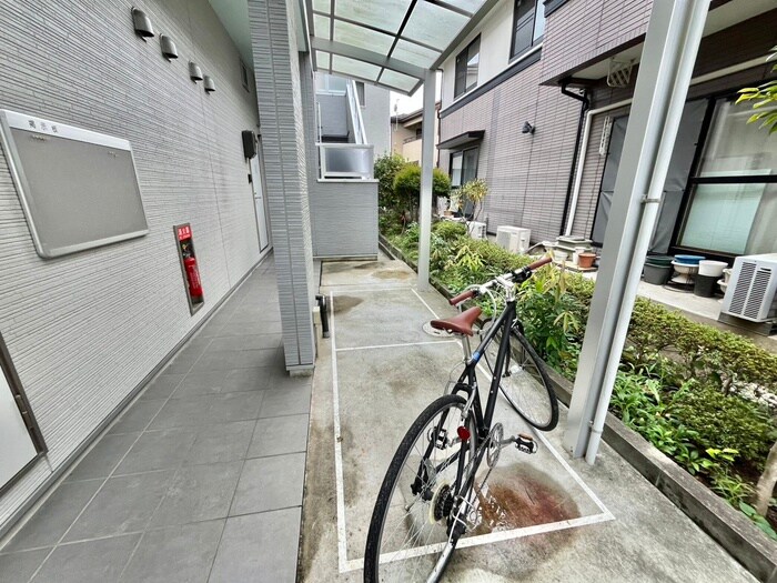 物件外観写真5　(駐輪場)