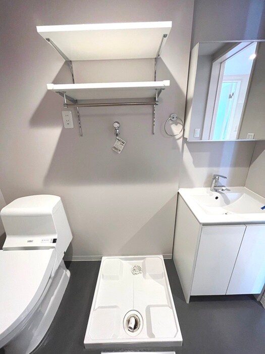 物件内観写真16　(洗濯機置場)