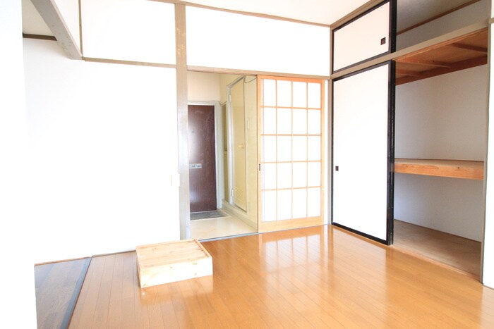 物件内観写真8　(居室)