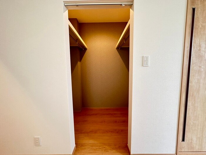 物件内観写真12　(収納)