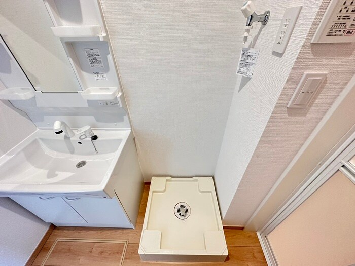 物件内観写真16　(洗濯機置場)