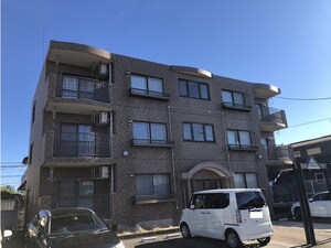 ロイヤルセレッソⅢ番館外観写真